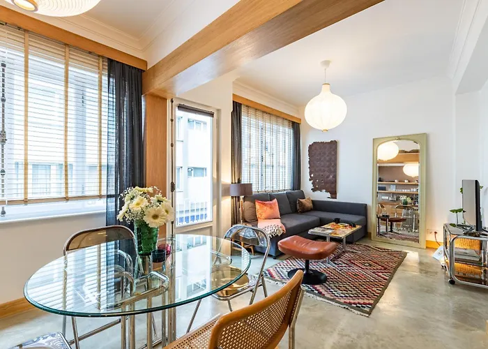 Hospitals & Location & Price *