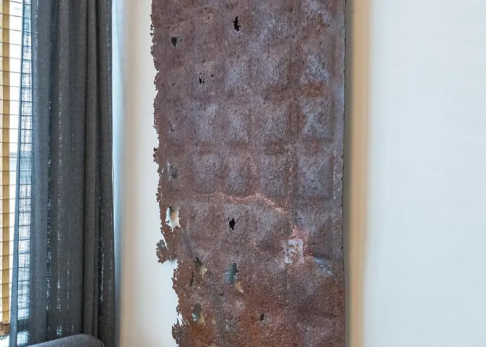 Hospitals & Location & Price *