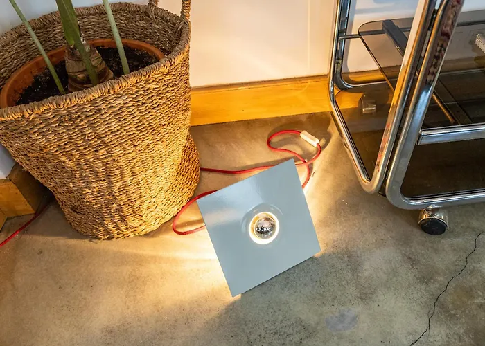 Hospitals & Location & Price